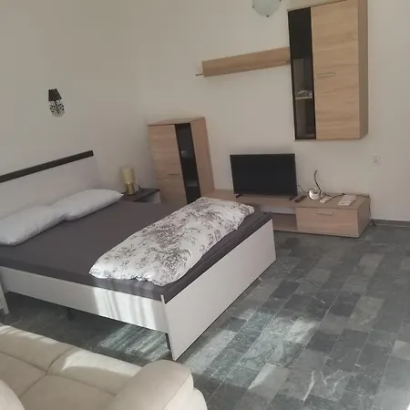Marko 1 Bedroom Apartment-studio 4 Rum i privatbostad Pula